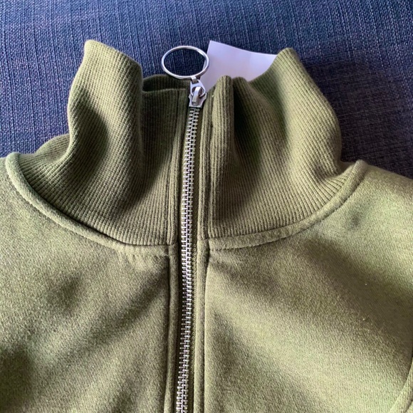 H&M Crop Sweater - Picture 4 of 4